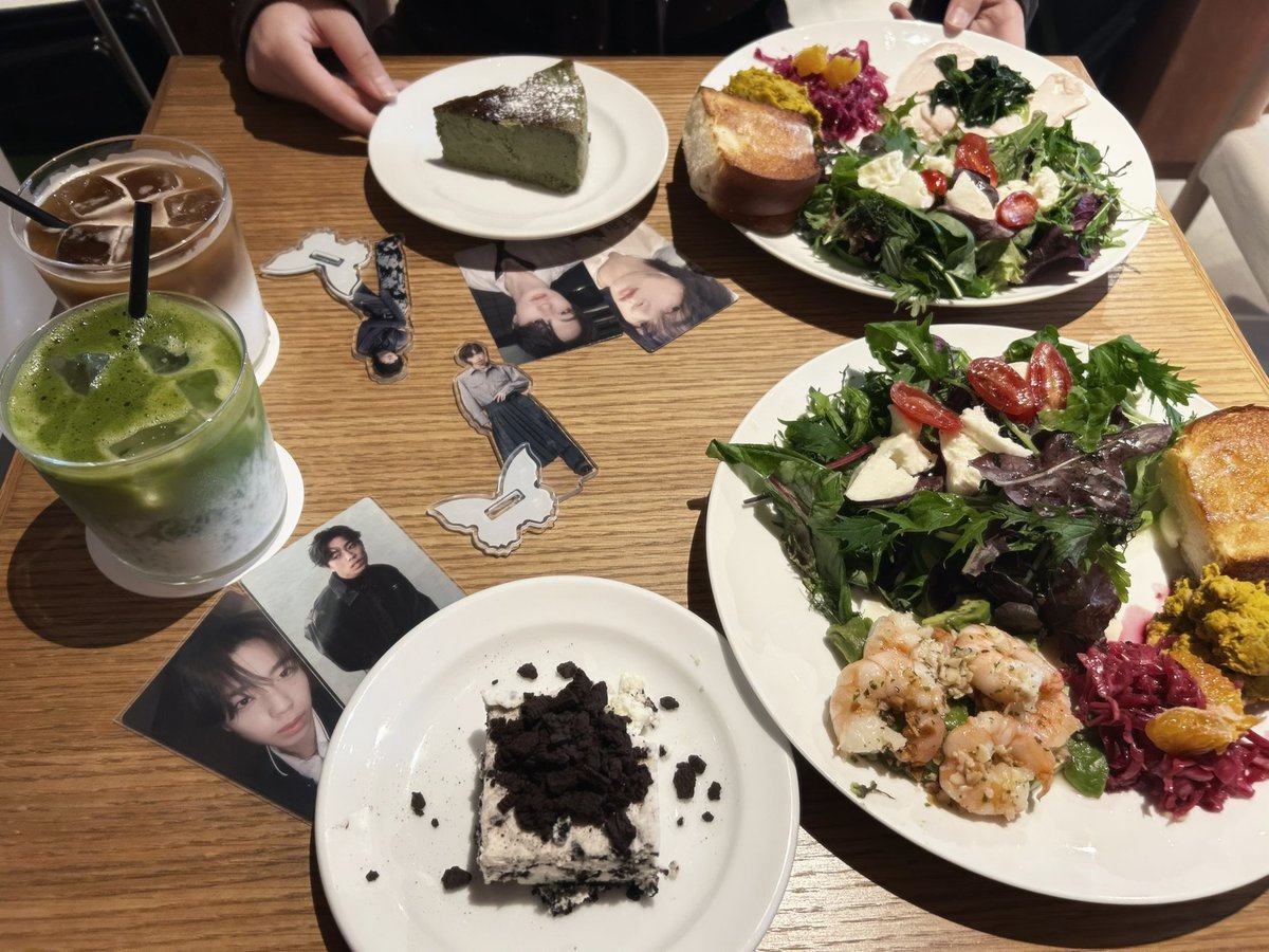 0ql2r's tweet photo. いいかんじの展示あったからIPPAしてきましたん🎵🎵
おいしいごはんも食べた^_^ https://t.co/PhdTcQqKmI