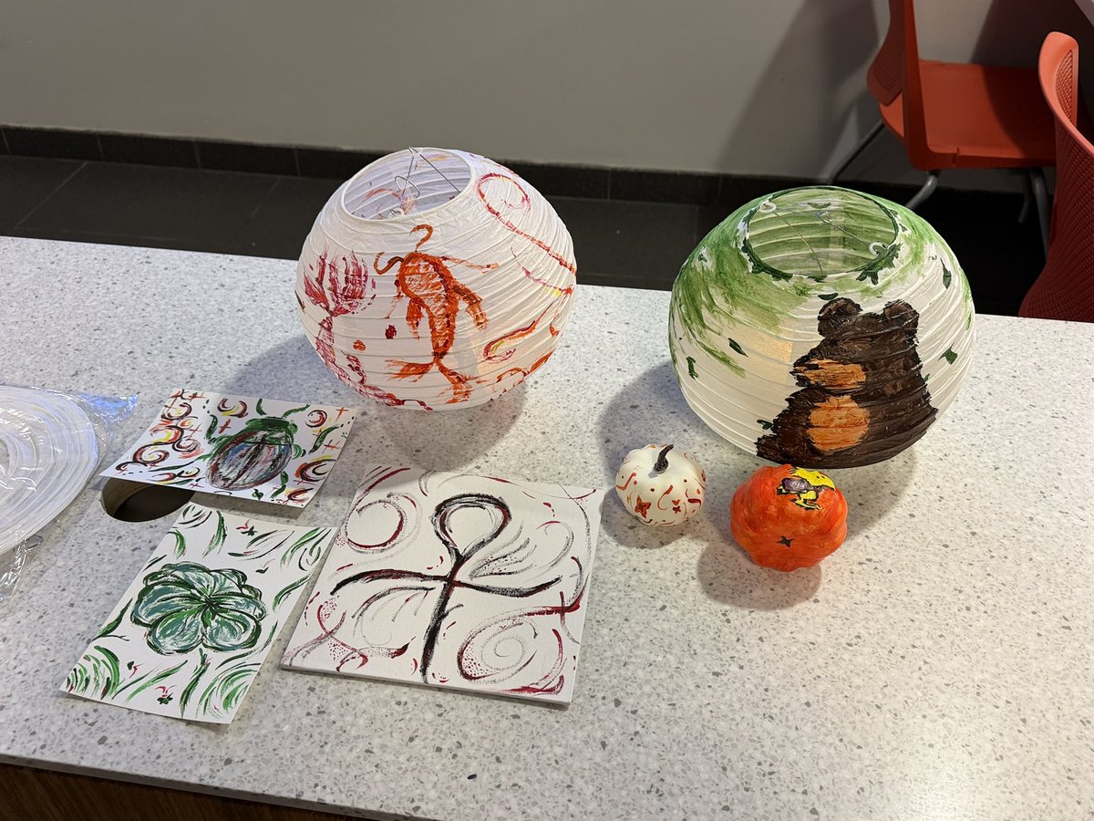 incognaenae's tweet photo. spontaneously decided to join a little halloween themed painting event https://t.co/olKczWQWA4