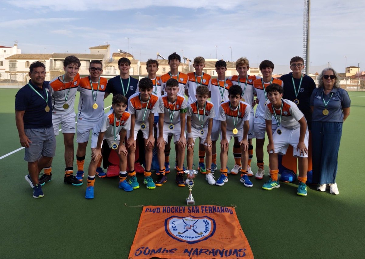 FedAndHockey's tweet photo. 🏆 VI Copa de Andalucía Cadete Masculina
📅  17/10/2026 
🏟️  San Fernando 
🥇 CH San Fernando 
🥈Carranque Archidona Candelaria 
🥉Universidad Sevilla Ayamonte 
📝 Resultados 👉 https://t.co/MChL9PKKNW 
#HockeyAndalucia @DeporteAND https://t.co/Of8MkKwR10