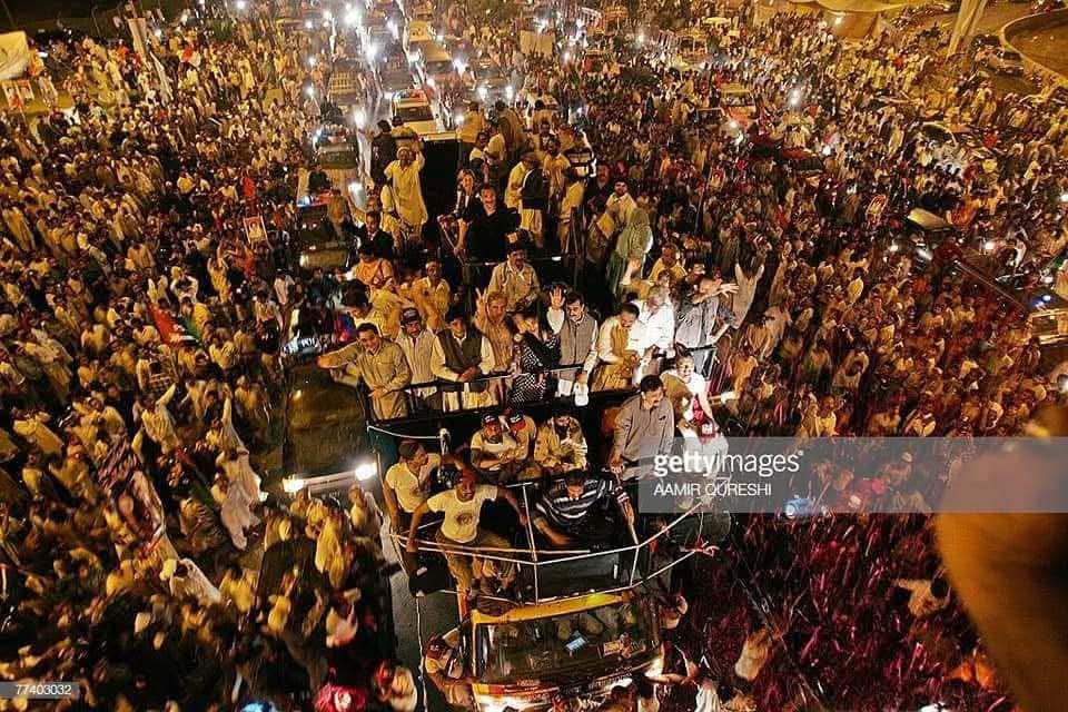 SagarDeedar's tweet photo. I am proud that my Brother, Shaheed Engr Faisal Gulzar Bhutto was part of the security for Shaheed Jamhuriat Mohtarma Benazir Bhutto Sahiba during the historic Karsaz Rally on 18th October 2007.
#SalaamShuhadaEKarsaz #18October 
@BBhuttoZardari @AseefaBZ 
@BakhtawarBZ @ShahNafisa https://t.co/gjHv2p9Yvn