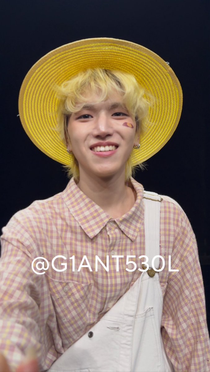 G1ANT530L's tweet photo. 261017 음중 하바회 #리우

진심 천사같고 뽀얗고 애기 같고 예쁨…
날보고 씩 웃네 뭐 이리 예뻐’◡‘✿… 미쳤나봐… https://t.co/RvxWZ4MTDl