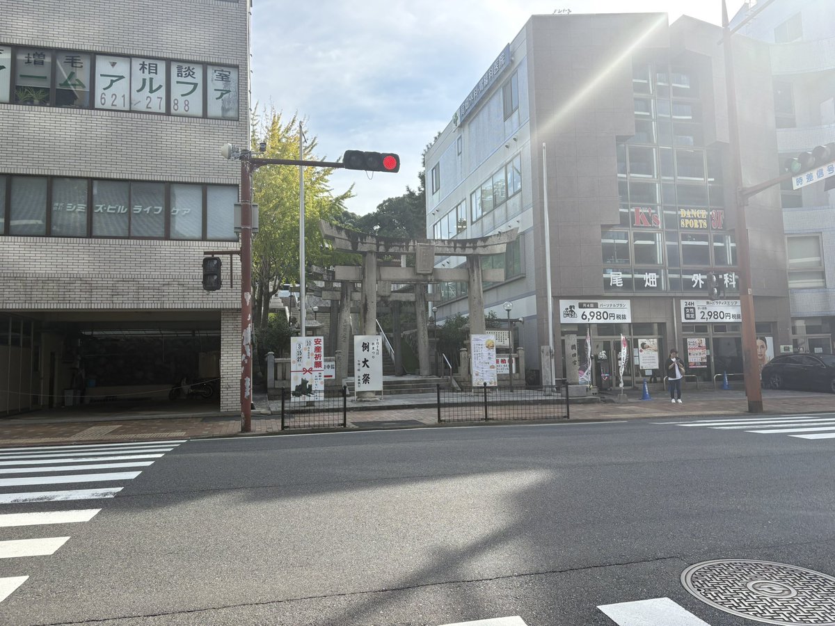 Nin2n29n's tweet photo. 本日の神社
岡田宮にて切り絵御朱印用として見開き御朱印帳を購入
神社用御朱印帳としては8冊目です
ついでに八咫烏の切り絵御朱印も https://t.co/J5wYSGsBT3