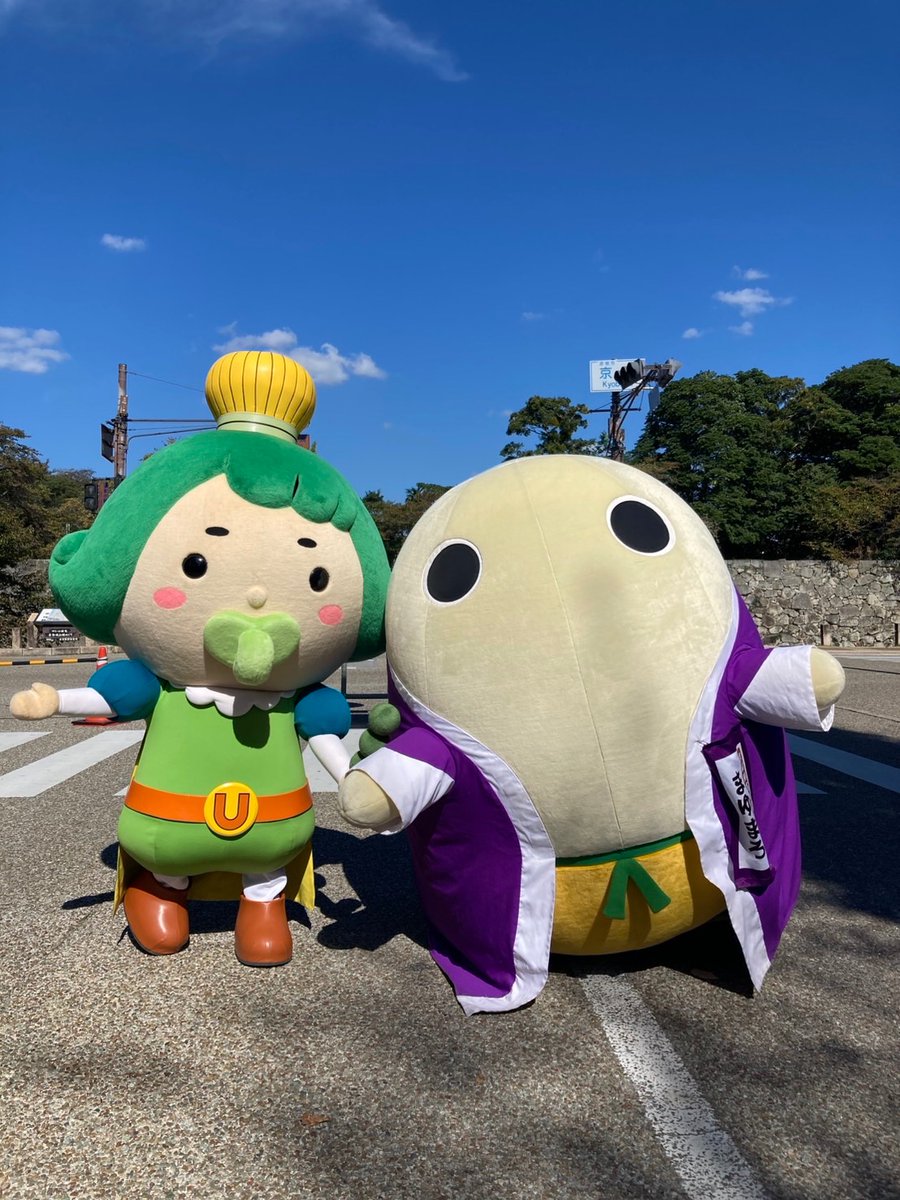 kyotomayumaro's tweet photo. 『ご当地キャラ博2026』
今年もみなさま��お会いできて楽しかったです〜♪
また来年もお会いできたら嬉しいです〜
ひこにゃん、チャチャ王国のおうじちゃま、テレビ父さんとパシャリ〜♪ https://t.co/wiV49UZSPx