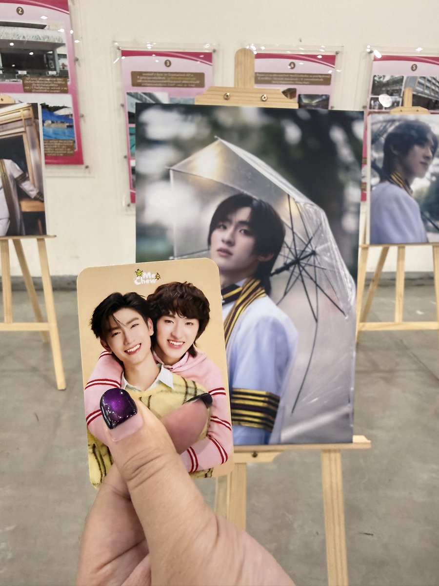 mechewcandy's tweet photo. Congratulations na krub คนเก่ง 🧑🏻‍🎓💐🎉

MeChew♥️N’Kong 

#ProudOfKongJiro
#KONGJIROGraduationDAY
#kongjiro @kongjiro_ 
#FriendsOfMeChew
#MeChew #蜜啾 https://t.co/74bVskAqgZ