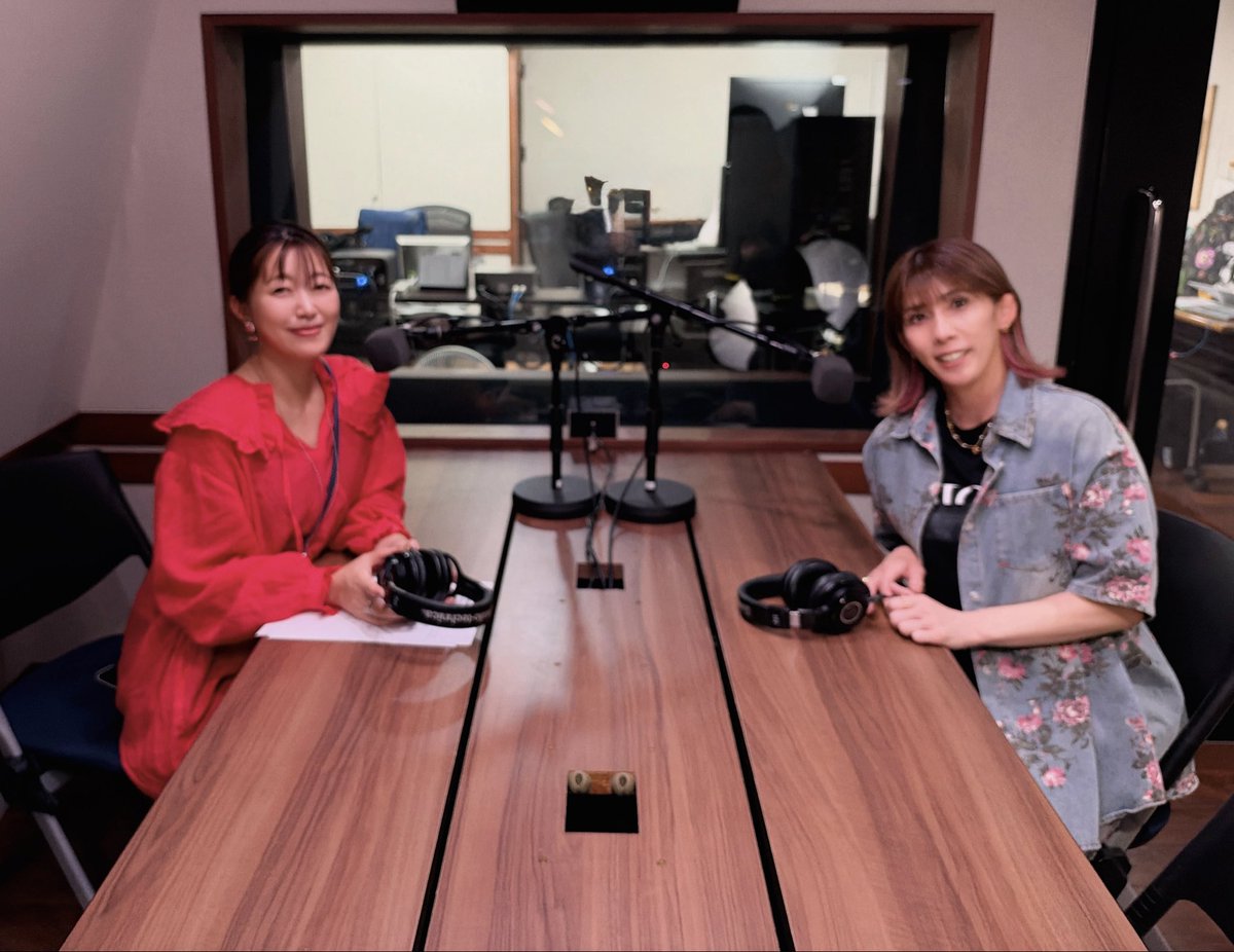 sao_sao53's tweet photo. 初めてお会いした坂本美雨さん
透き通るような声にキュンでした🫰
レスリングから楽曲まで…
たくさんお話しできて楽しかったです😆
ありがとうございました🙇‍♀️
初めてOAされる
「I'm Here」と「勝ちに行く、今」
是非聴いてね🤗

10/19(月)、20(火) 📻11:00〜
#ディアフレンズ
#TOKYOFM
#坂本美雨 さん https://t.co/l8Nb9monS9