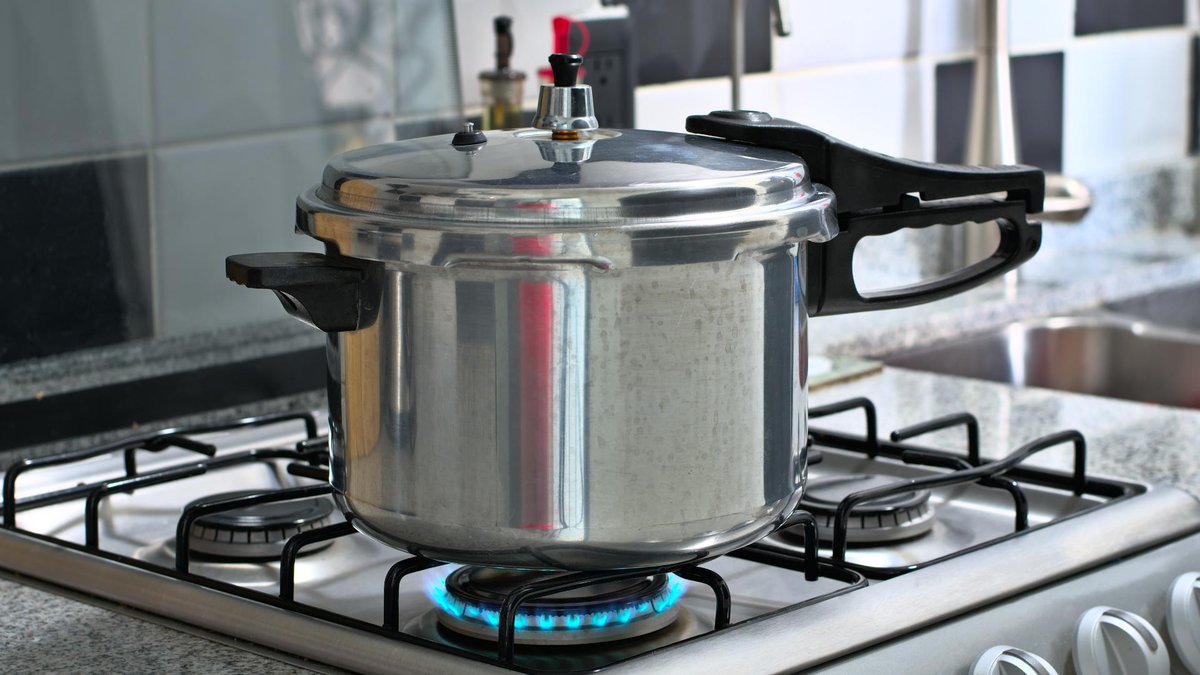 KAGSnews's tweet photo. Federal safety regulators are warning consumers to dispose of a Power Quick Pot pressure cooker after reports of serious burn injuries. (Photo: Adobe Stock) https://t.co/Han6ejO0qi