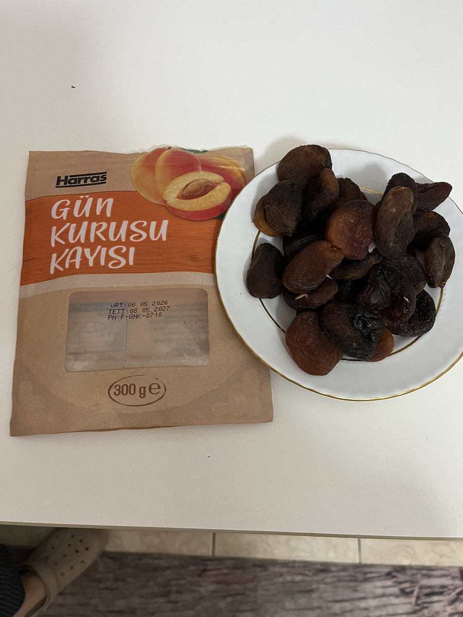 benosymen's tweet photo. File marketten yeni aldığımız ve bu sabah açtığımız kayısı kurusunun içinde bir sürü KURT var. Bu nasıl bir denetimsizlik !

Acil çözüm bekliyoruz. @saglikbakanligi @gidadedektifi @TCTarim @bimturkiye #File #Filemarket #Harras #gıda #böcek https://t.co/GMalbdMNpK
