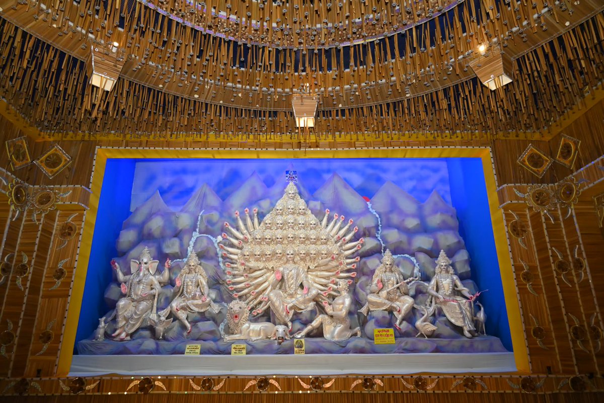 NewsStar69313's tweet photo. Durga Puja 2026 :  Central Road Yuva Sanstha Club’s Goddess Durga Idol And Puja Pandal.
#Durga #Puja #Central #Road #Yuva #Sanstha #Club’s #Goddess #Durga #Idol #Puja #Pandal #Agartala #Tripura 
https://t.co/ezOz04y6Lg https://t.co/zASVuSx5RP