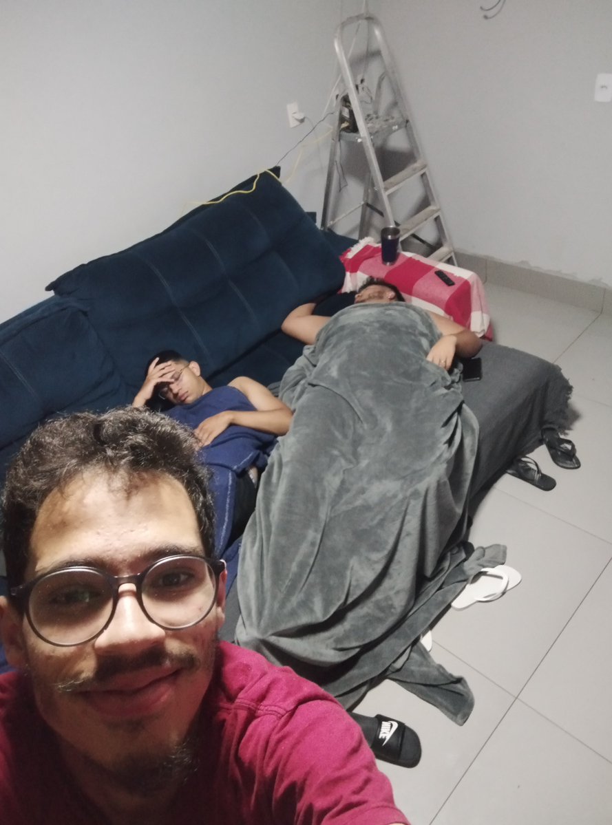 EznGGWP's tweet photo. Animação máxima aqui vendo nossa LOUD, VAMOOOO #GoLoud #valorant #VALORANTChampions https://t.co/tktYFFyxU2