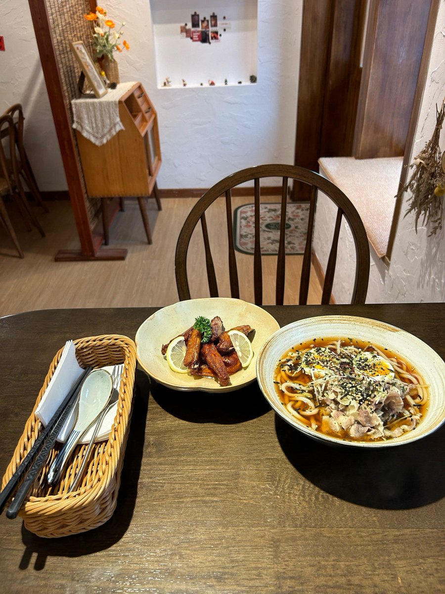 Dahat0227's tweet photo. 慈夯焙氨餐の温かさが、今日の疲れをそっと包んでくれる， https://t.co/6ostmyG92p