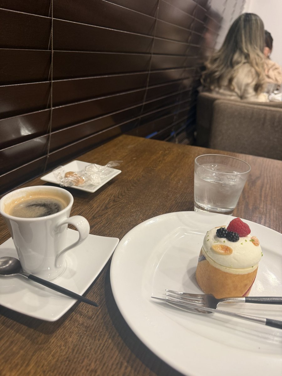 fdmswr's tweet photo. 日本有数おしゃれ街、自由ヶ丘を散策🤓 https://t.co/UBSU9ykAs3