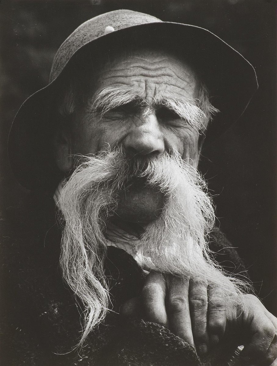 MountainLore_'s tweet photo. Old Age
Every face holds a lifetime of stories.
#OldAge #FacesOfTime #CollectiveMemory #HistoricalPhotography #Ethnography https://t.co/sqvCFQ43xo