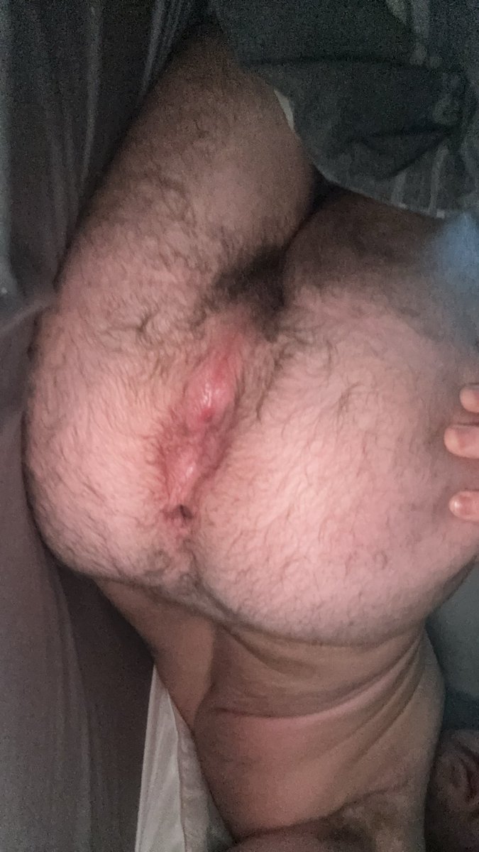mcljme's tweet photo. hairy, pink and sweaty https://t.co/Vh97Cav18y