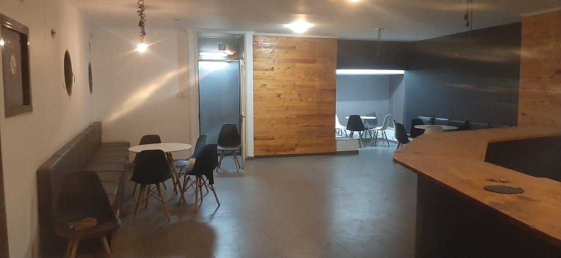 KongV12's tweet photo. Arrendo o meu Restaurante e Bar localizado no Museu, Torres Vermelhas ( Antigo X-Burguer ) ja pronto para negocio por apenas 35 Mil Meticais
DM para mais informações https://t.co/Bvw9KIPxjE