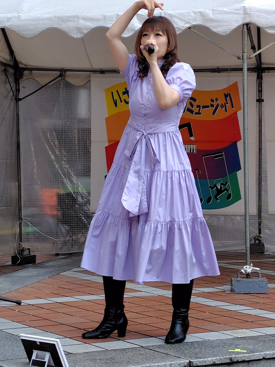 nakoburu's tweet photo. @hoshino_kanako  ほっしーライブお疲れ様でした。今からビーマニを頑張ってきます。ライブの感想や結果は改めて明日ゆっくり書けたらと思います。今日のライブの写真を2回に分けて送りますね(^^)。 https://t.co/5vPFkZX9p6