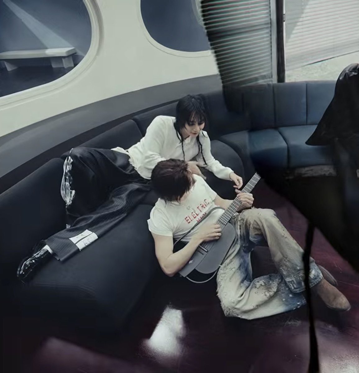 minghaocheoI_'s tweet photo. jeonghan watching joshua play the guitar in the mv https://t.co/lghDraY0AP