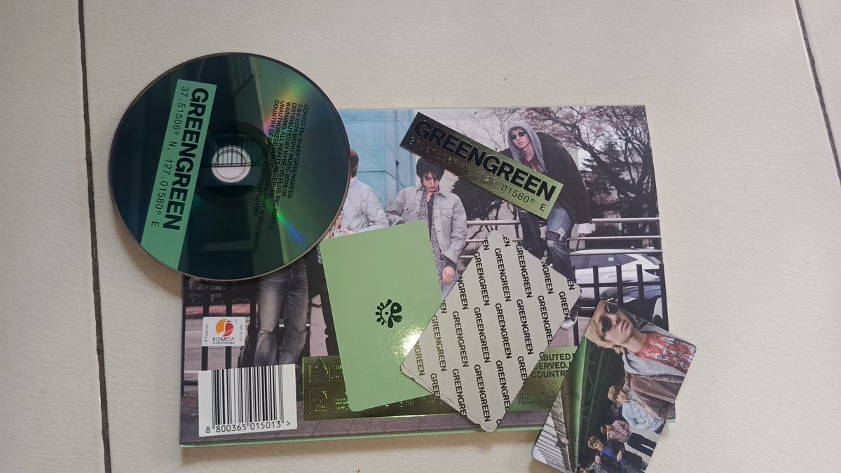 myeoraajms's tweet photo. yeyyy nyampe juga ni albumm https://t.co/vWo422FIit