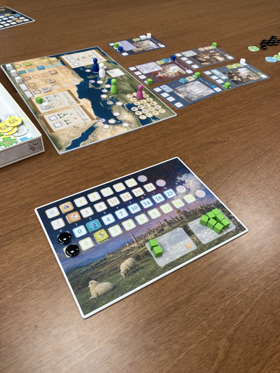328_c1der's tweet photo. クリュニー面白かった
上手く他人の足元を見てアクションを買い叩くゲーム https://t.co/QJcRplCAQN