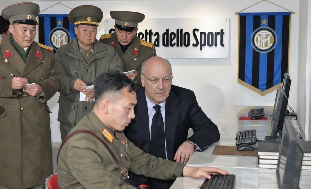 ZZilianismo's tweet photo. 🚨 CLAMOROSO 🚨
Dopo anni di indiscrezioni, sospetti e mezze ammissioni, la #Gazzetta trova finalmente il coraggio di fare coming out.
«QUI COMANDA L'INTER».
Lo sapevamo tutti, ma è bello che abbiano deciso di dirlo apertamente.Ora manca soltanto togliere il rosa e mettere il nerazzurro.
Trasparenza.

#Inter #MarottaLeague #SerieA