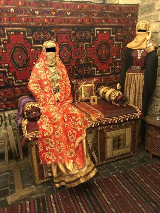 fatihtezcan's tweet photo. Utanca bakın! Azerbaycan Kültür Bakanlığı resmî sitesinde, kadınların geleneksel giyimleri arasında nikab, peçe, şal yani tesettür olduğunu gösteren anlatım var. Biri bunu Facebook’ta paylaşınca Azerbaycan Kültür Bakanlığı siteyi kapatıyor. Aliyev yönetimi resmî cinnet geçiriyor! https://t.co/AI285veMpl