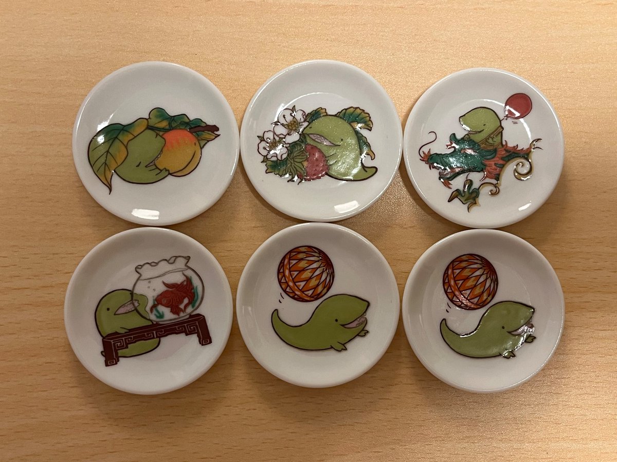 ohanahaaaandayo's tweet photo. 金沢土産。
文アルのカッパワニちゃんの九谷焼豆皿。かっっっわいすぎやしないか？？？？？？見るたびに可愛すぎて泣きそうになるんだけど！！！可愛いねえ😭💕尊いねえ😭💕 https://t.co/rv5sqgLPgm