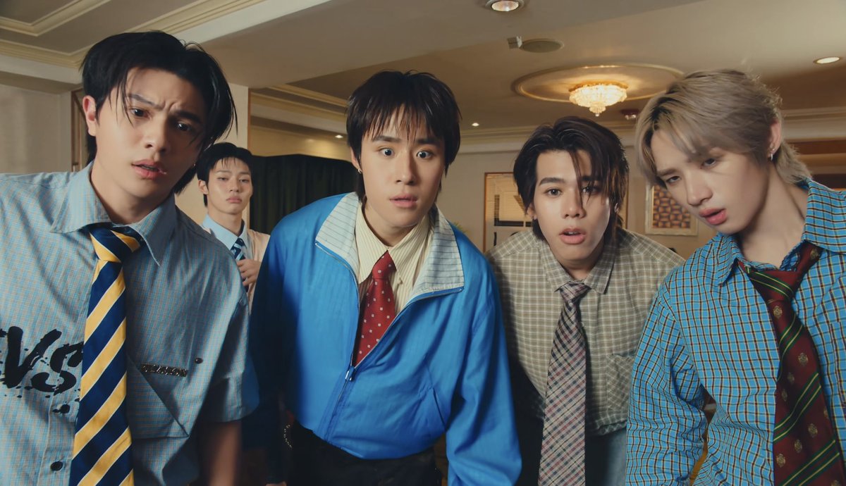 buhuge's tweet photo. อันนี้คือเราไม่ได้เปิดกล้องนะ ไลแคนไม่ต้องตกใจหน้าเรา https://t.co/jovAVZNVVE
