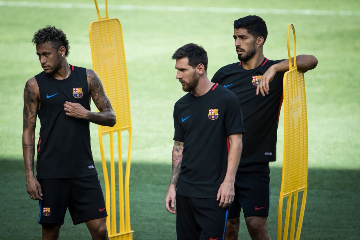 Barca_Archive's tweet photo. New Jersey , 2017 ,The last days of That MSN era . https://t.co/aYrNNhoWcZ