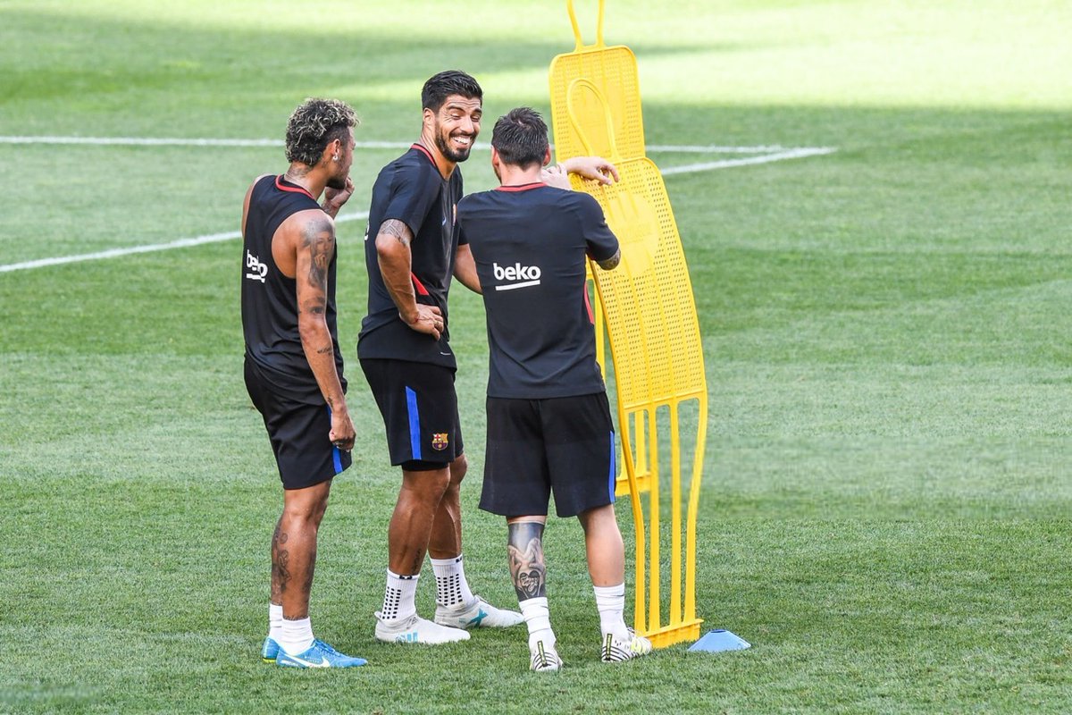 Barca_Archive's tweet photo. New Jersey , 2017 ,The last days of That MSN era . https://t.co/aYrNNhoWcZ