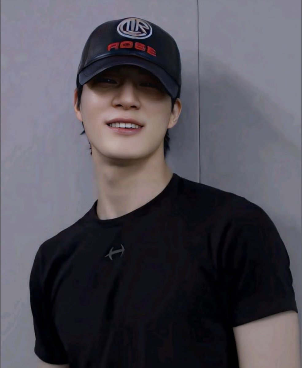 seutaslara's tweet photo. [B-ROMANCE]

cerita harian dari vario dan mio; tanpa sadar bermain di garis tipis antara erat persahabatan dan kuat perasaan.

a #nomin series au https://t.co/XCQAq0nblE