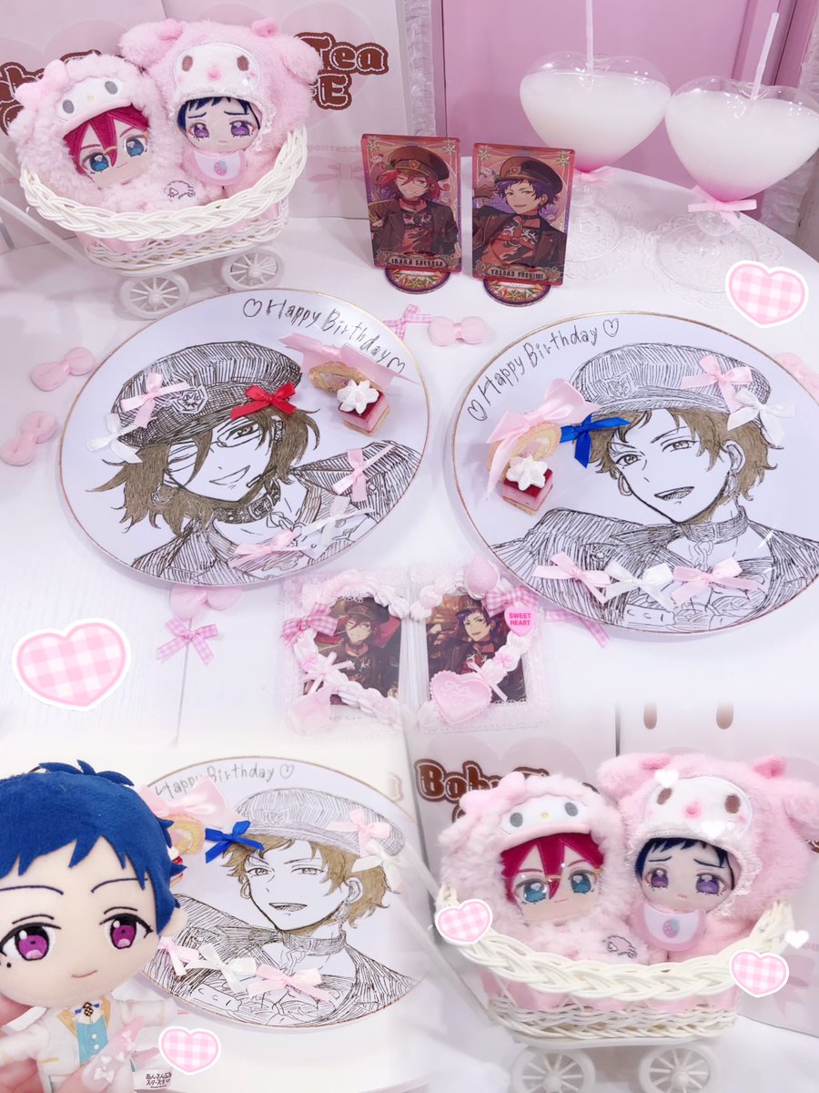 uniwanu's tweet photo. 🍰BabuTea CAFE 東京店 🎀

お誕生日の記念に伏見のイラストプレートを、大好きなFlambé!スチルでかいてもらいました🐾🎄💕💕💕(꜆›̥̥̥ ω ‹꜀)♥with茨
店員さんいつも優しいし今回もネ申クオリティプレートを見られてほんとうに幸せ:((´•̥ω•̥`)):

#伏見弓弦誕生祭2026 #伏見弓弦生誕祭2026♥️ https://t.co/3vLvZBSBZS
