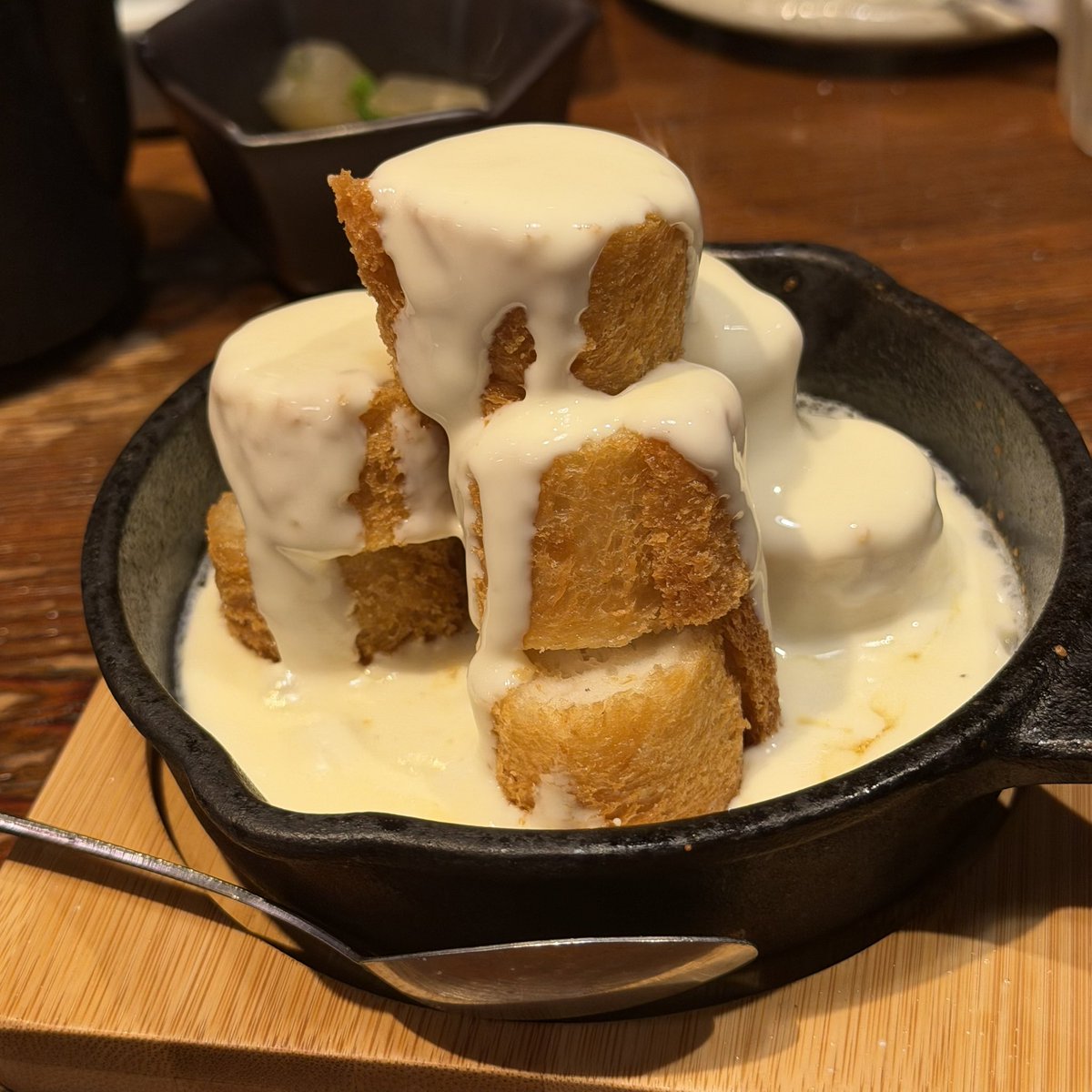 uusuke2010's tweet photo. 背徳のチーズ飯
チーズ🧀はうまい！ https://t.co/0lv7dU2BIc