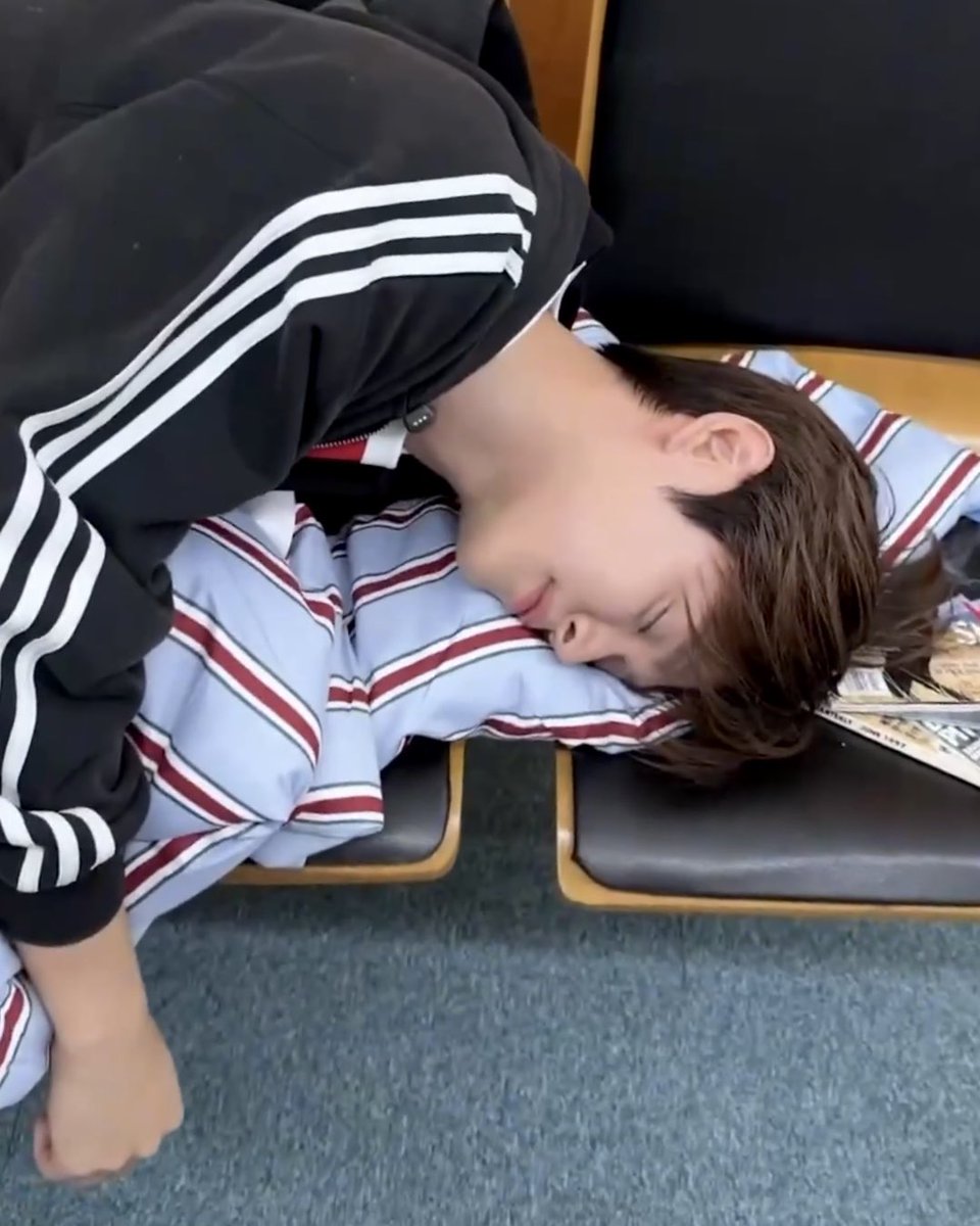 mengseoki's tweet photo. professional sleepyhead ☁️ https://t.co/7UZ2cVtCbU