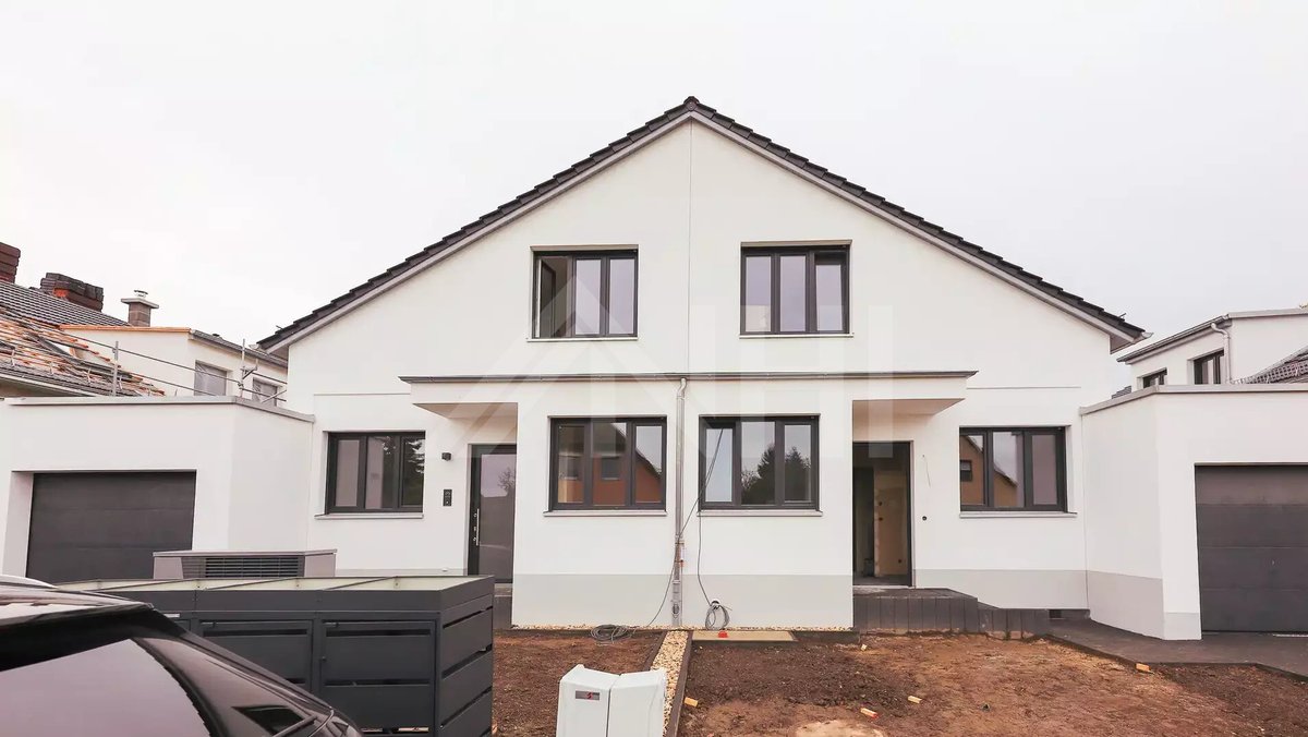 NachHauseGmbH's tweet photo. Sie suchen ein neues Zuhause in Leipzig? In Seehausen entstehen 144,4 m² Wohnfläche, 5 Zimmer, 409,6 m² Grundstück und ein Preis von 653.000 EUR – mit ruhiger Lage und guter Anbindung an A14, S-Bahn, B2 und Flughafen.

Mehr erfahren: https://t.co/DPuJOaLjAh

#Leipzig #Seehausen https://t.co/zgvjpZRpRh