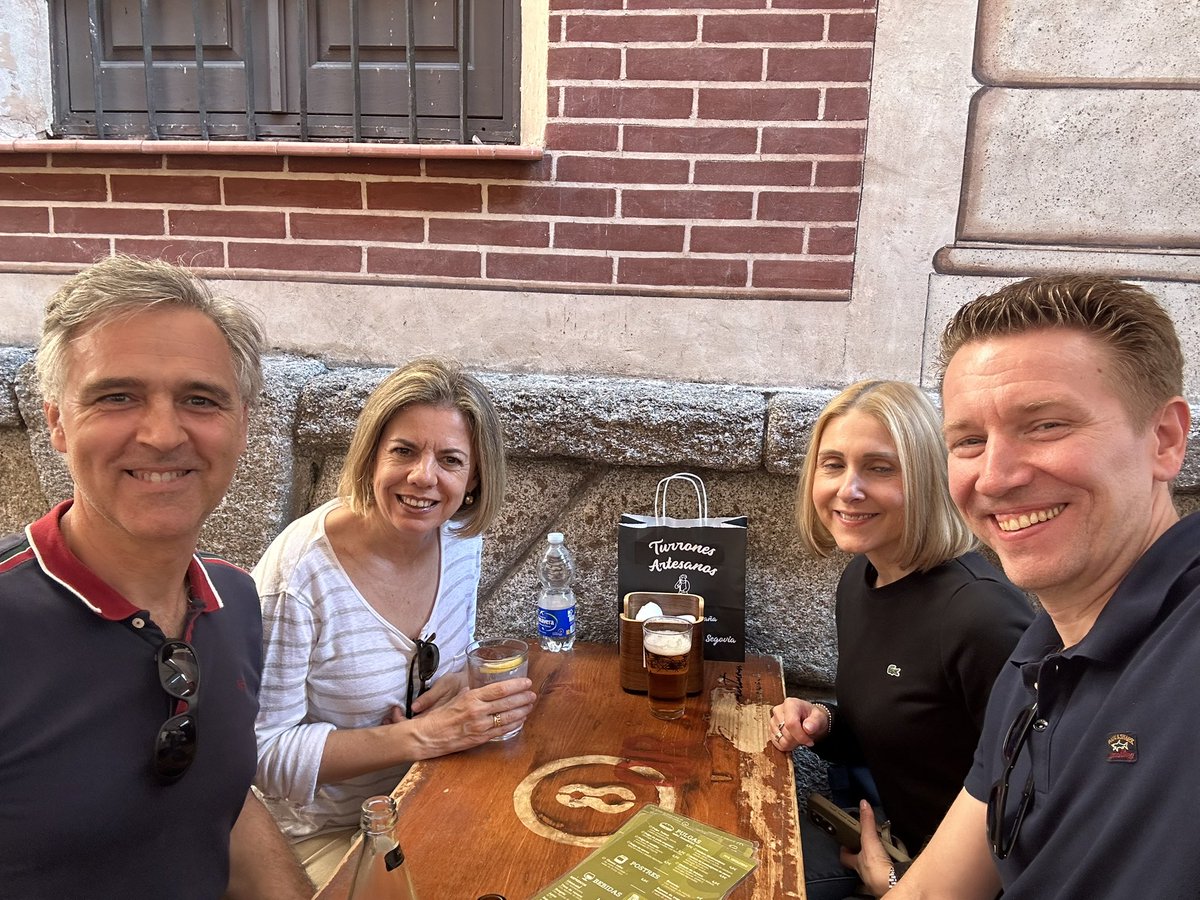 FXDIRK's tweet photo. …la vida buena😊🤗😎🇪🇸 …disfruta tapas, cervezas, paella, vino y mas, mas, mas,…. con @leanco y familia y amigos tambien 🍤🍻 #espana #toledo #illescas #madrid #paella #tapas #travel #spain #fxdirk https://t.co/P3sLWGk0bf