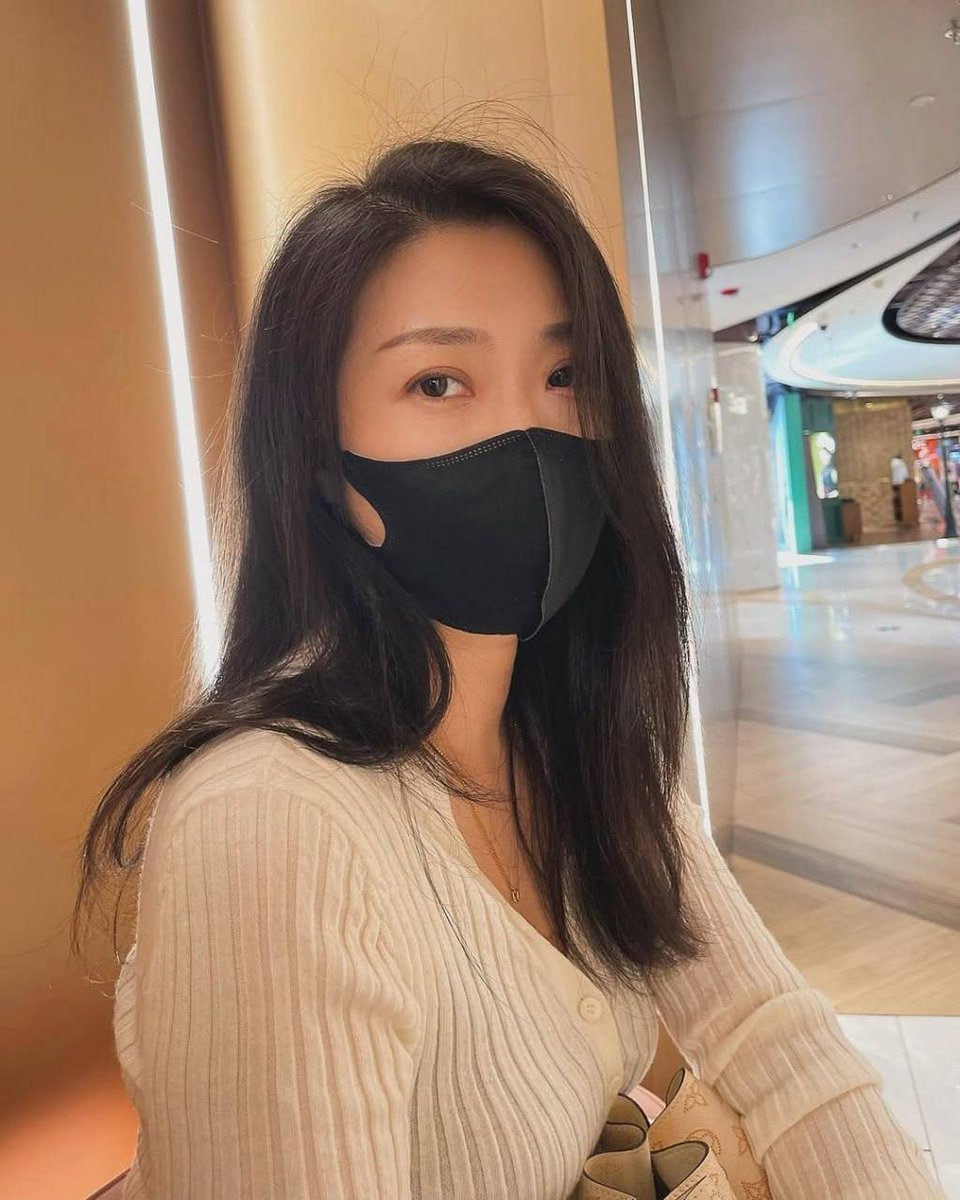 dierdre_chaney's tweet photo. 等杯咖啡的时悄悄的躺沙发透下风 https://t.co/isv40tpyvt
