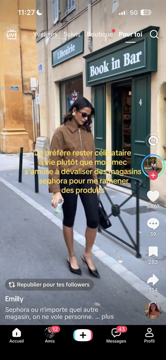 minaaa_wbn's tweet photo. Les meufs différentes sont de sortie les gars https://t.co/bchvtn7354