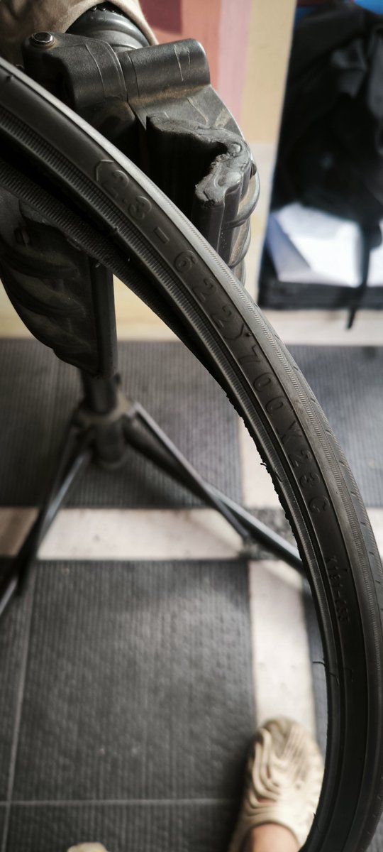 cina_gemash's tweet photo. Wts kenda 700x23c
Sepasang 0km
111k aja 
#fnfjb https://t.co/kJoDzAcFMA
