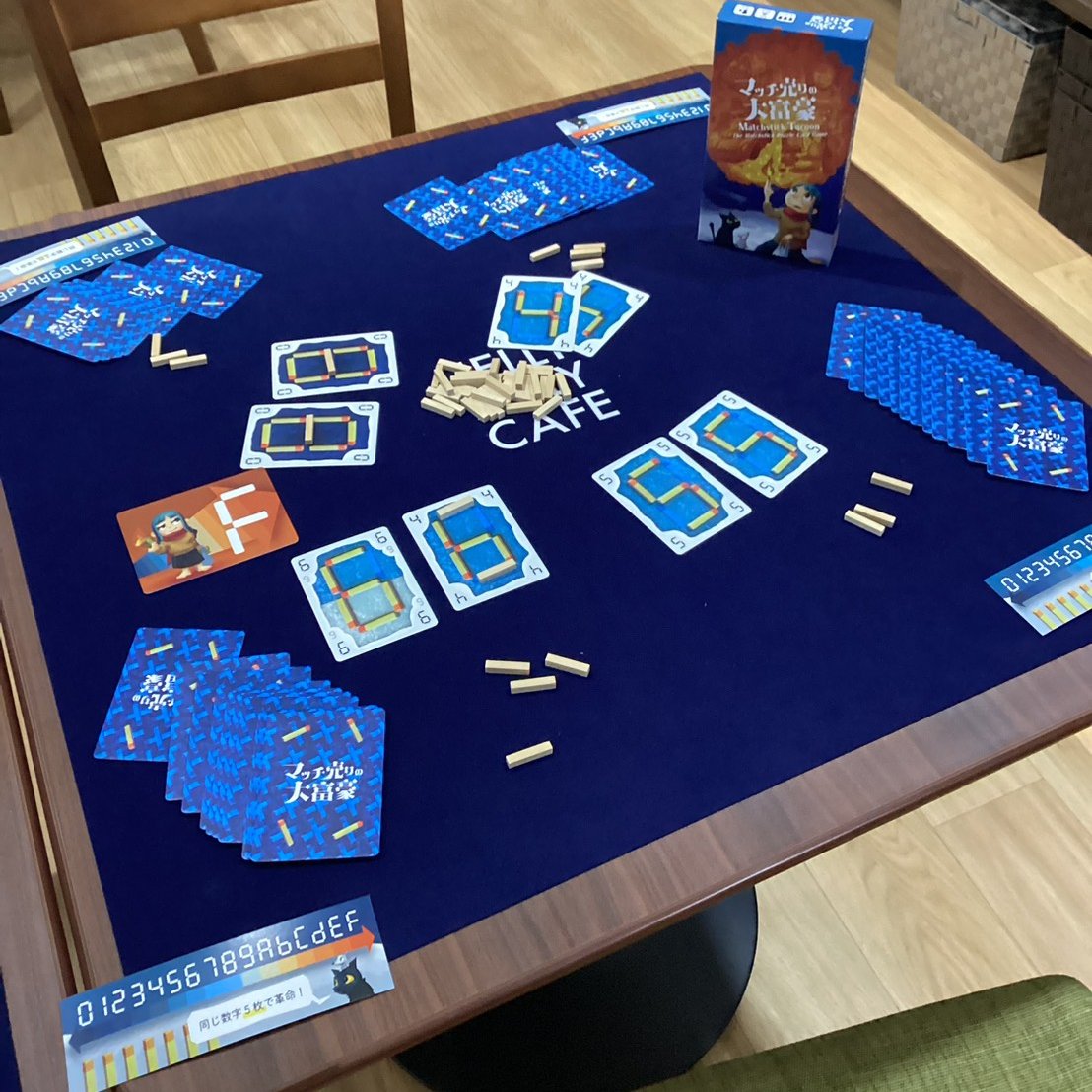 jelly2cafe_tkb's tweet photo. ☀️デイタイムスタート！☀️

【おすすめゲーム紹介】
『マッチ売りの大富豪』🕯️
誰もが知っている大富豪に「マッチ棒パズル」の要素が加わった新感覚ゲーム！マッチ棒で数字を変えられる！しかもF(15)まである！頭脳プレイが光るおすすめ作です！
#ボドゲカフェ #ボードゲームカフェ #つくば https://t.co/uMcjflXebM