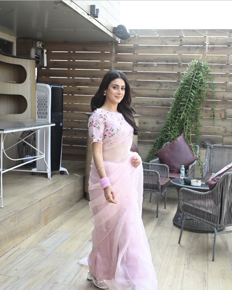 yugma1723's tweet photo. Wowww 💕✨
#IshaMalviya https://t.co/pUhB5VXNrU