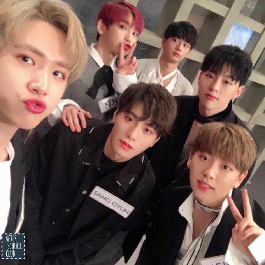 gebit24's tweet photo. 아직도 많이 사랑해 💛💜
9주년 축하했다 💛💜 https://t.co/4AU2DV9FOB