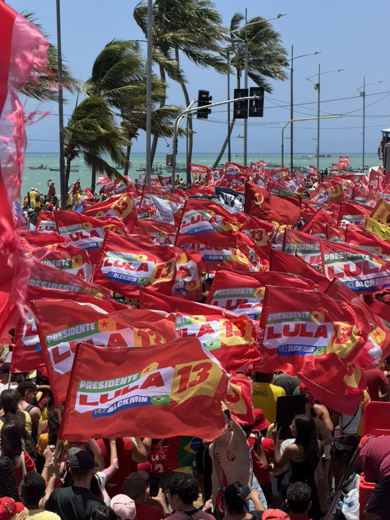 chernoboyl_'s tweet photo. SOMOS O SEU EXÉRCITO LULA!! MACEIÓ TÁ VERMELHA https://t.co/Or8yH5tOSX