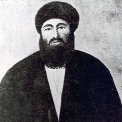 TahaNaqvi114's tweet photo. Sayyid Kāẓim, in one of his treatises, discusses the proper adab of approaching the hadith literature, emphasizing that one should approach the words of the Imams (ʿa) with the intention and humility of a student rather than the presumption of a scholar:

"And examine the books of reports concerning our Immaculate Imams (as), may the peace of Allah, the Sovereign, the Chosen One, be upon them, with the gaze of a student, not that of a scholar.
That is, examine them while believing that the Imam (as) is alive, present, and existent, and that all creation is within his sight and hearing and before him.
Thus, when you examine the words attributed to them, while regarding yourself as deficient in your ability to comprehend them and being certain that the truth belongs to them, is with them, lies within them, originates from them, and returns to them, there is no doubt that they (as) will guide you toward correctness, support you, and not leave you in misguidance." - al-Sulūk