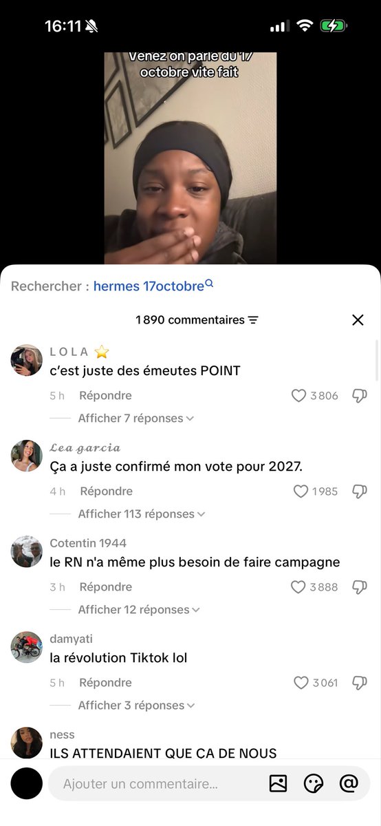 swanlzy's tweet photo. Toi t’es noire tu décrédibilise le mouvement de manif et t’attire tout le Rn dans t’es commentaires mais tu te sens bien https://t.co/WdXkUGyWxa
