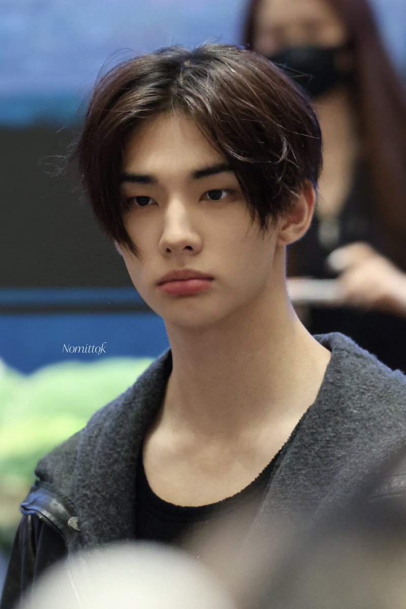 Nomittok's tweet photo. 261016  sr1.0
귀여웡

#현진 #Hyunjin #straykids https://t.co/mOFYuCVP9F