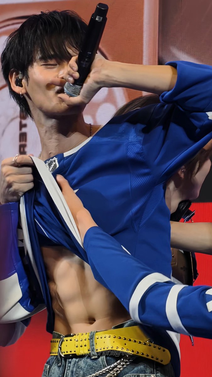 tichapppp's tweet photo. กี้โกดอะไรพี่ลู้กกก! เปิดสูงมากกด
😭😭😭😭😭

 ⪩ #NAY_PERSES ⪨

PERSES AT KPW 37TH ANV
#KingPowerxPERSES  
#PERSES #PERSES_TH https://t.co/2Kract8eEF