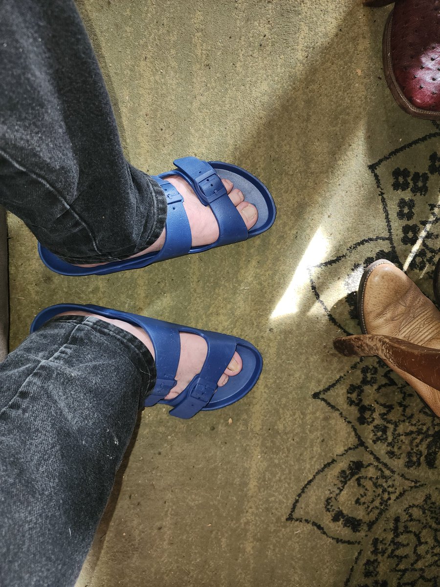 BootguyL's tweet photo. I'd upgrade for a checkmark, but not enough of y'all have hit that $ above and made me think it's worth it. https://t.co/sStqTxfSFv