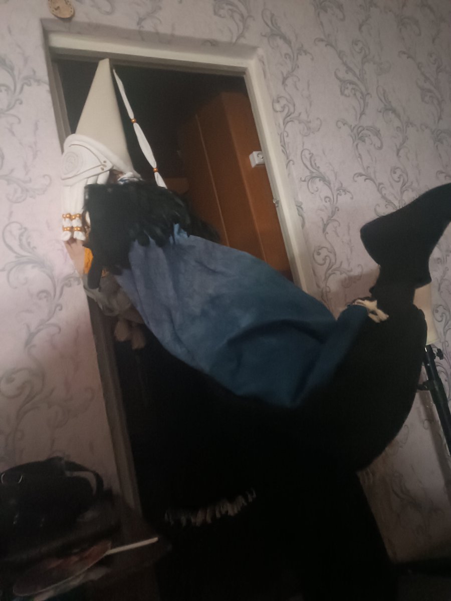Anchanartss's tweet photo. I’ve finally finished the Iguin costume. There won’t be any proper photos for now, just funny ones.
#wha #witchhatatelier #cosplay #cos https://t.co/eewTYJxVBx