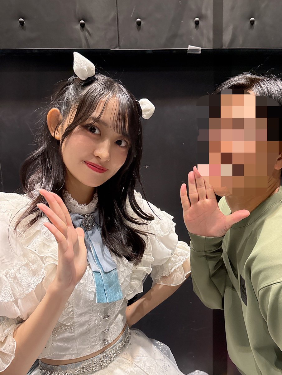 fukutsudana's tweet photo. デビアン！&amp;横アリ対バン！appareさんありがとう！
めちゃ楽しくて！
熱量高くていいライブだったなー！
コラボ曲はFEVER！めちゃ良くて！橋本コンビいい！
コラボだけ撮影できたので撮ってみたらなんかごちゃついたものになってしまった笑
特典会は沖縄の話まだした笑楽しかった！！ありがとう！ https://t.co/rDsQmAdIVD