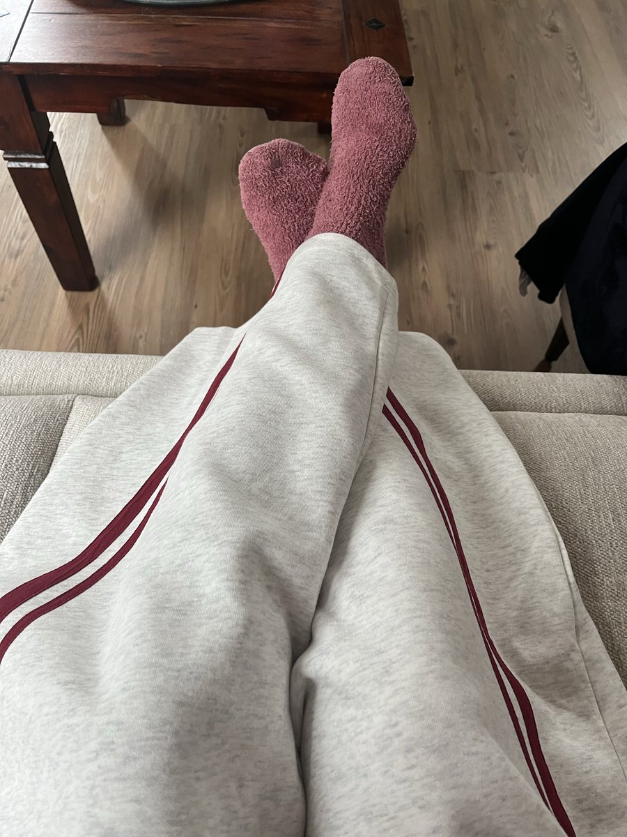 isabel_sti05's tweet photo. Wool sock season begins🧦😍 https://t.co/mpnmcTurHq