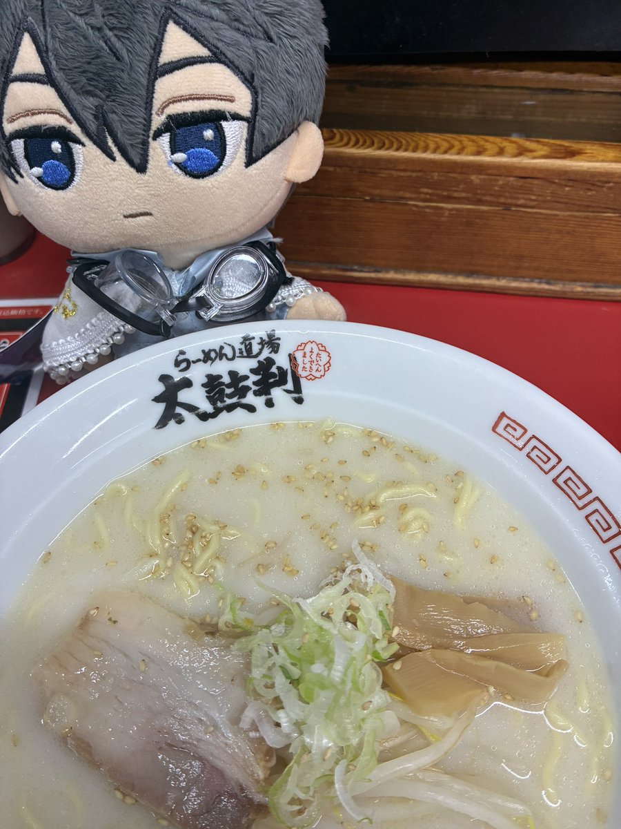 shoooon_723_s's tweet photo. 先週の日曜の晩ごはん🍜
外でラーメンほとんど食べたことないから新鮮でした✨
そして美味しかった♪♪

また鳥取市内行ったときに行こうかな♪ https://t.co/KyTD7sRsut